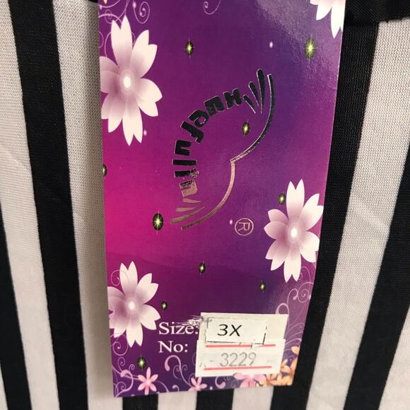 Xuefulin White and Black Striped Maxi Dress with Keyhole Tie Size 3X - Picture 4 of 8